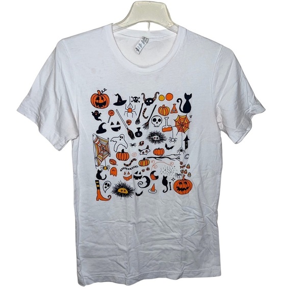 Halloween Graphic T-shirt Pumpkins Ghosts Bats Cats Witches Cobwebs Size Small - Picture 2 of 8